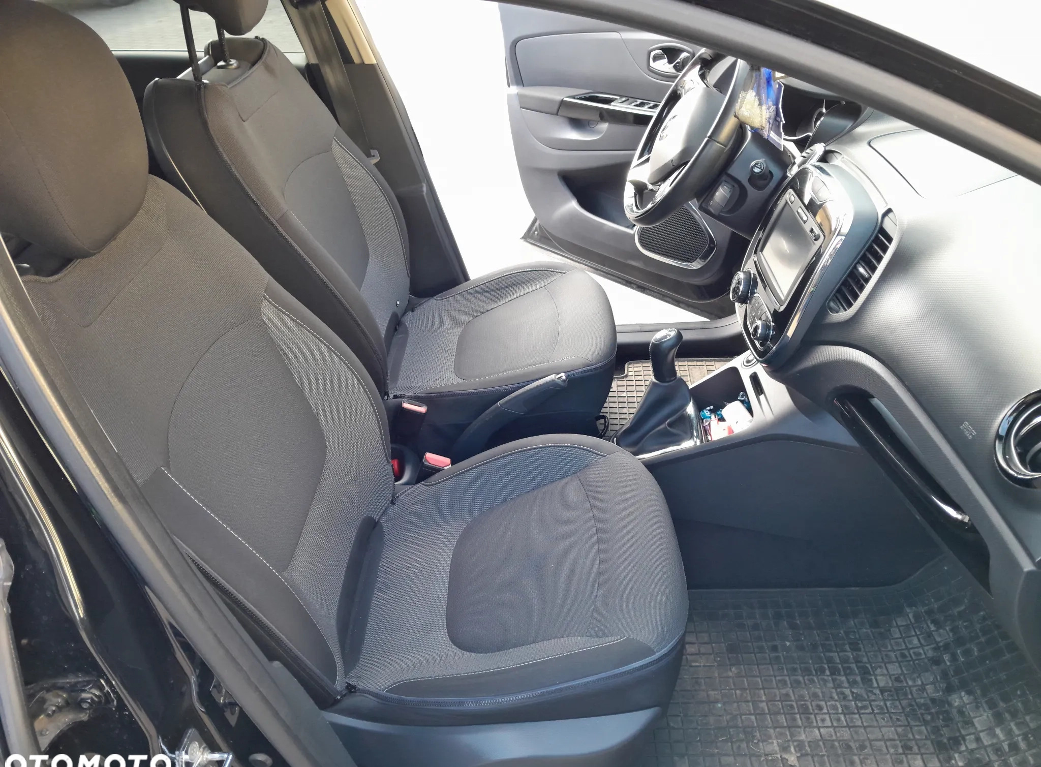 Renault Captur cena 37000 przebieg: 108130, rok produkcji 2015 z Oleszyce małe 106
